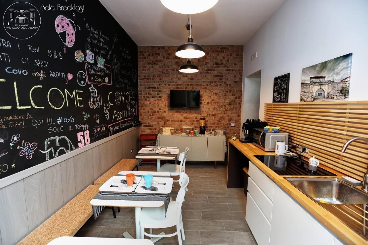 Il Covo Degli Arditi B&B โปเตนซา ภายนอก รูปภาพ