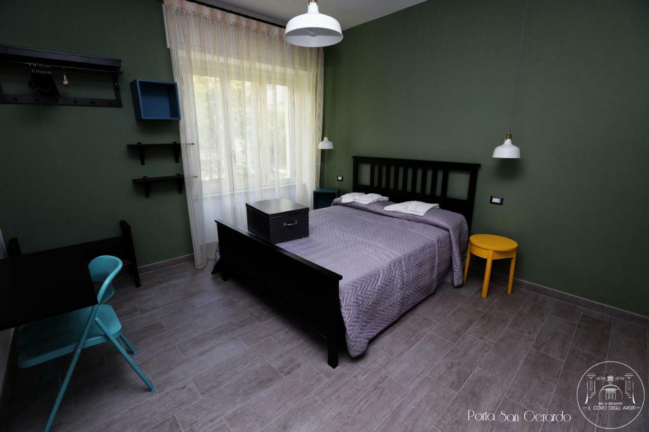 Il Covo Degli Arditi B&B โปเตนซา ภายนอก รูปภาพ